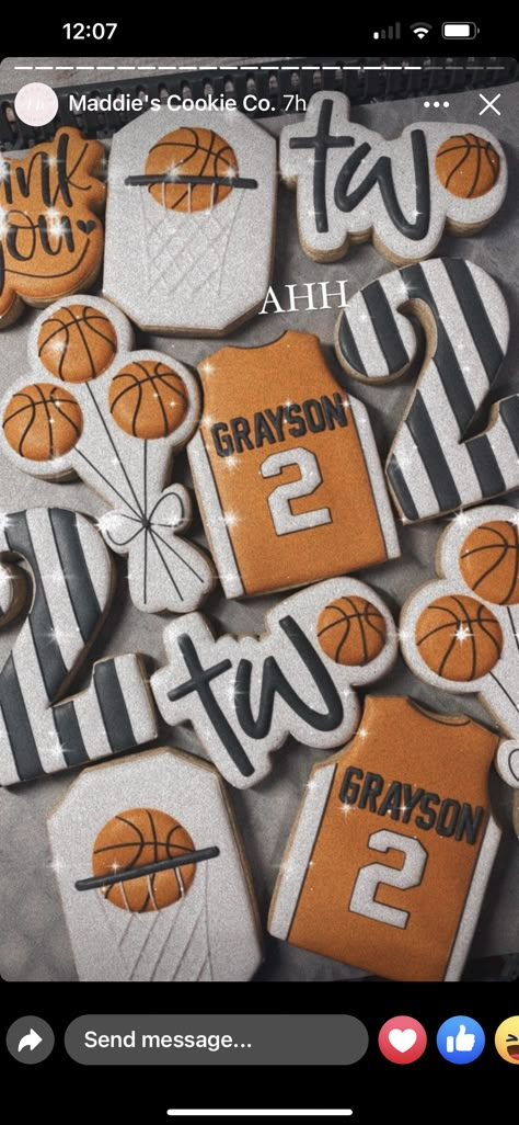 Born 2 Ball Cookies, Basketball Birthday Cookies, Basketball Cookies Decorated, Basketball Cookie Cake, Ball Theme Birthday, Basketball Birthday Cake, Basketball Theme Birthday, Basketball Cookies, Sports Cookies