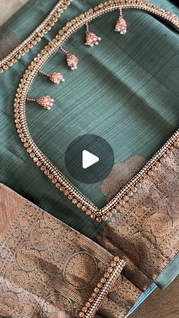 Blouse Design For Wedding Saree, Latest Boutique Blouse Designs, Simple Blouse Work Designs Embroidery, Close Back Blouse Design, Blouses Back Designs Latest, Designer Blouse Designs Latest, Necklines For Blouse, Blouse Less Design, Latest Simple Blouse Designs For Saree