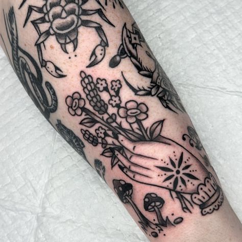 Black and grey made recently @loveloststudio 🤠 Thankyou for looking 🦀 // #tattoo #tattoos #adelaidetattoo #adelaidetattoos #adelaidetattooartist #tradtattoo #traditionaltattoo #americantraditional #boldwillhold #femaletattooartist Flower Sleeve, Female Tattoo Artists, Sleeves Ideas, American Traditional, Traditional Tattoo, Tattoo Artists, Black And Grey, Grey, Tattoos