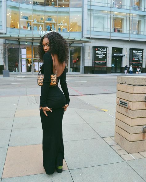 Black Feminine Outfit, Aerin Creer, Manifest Board, White Feed, Outfit Shein, Sharpie Tattoos, Save Instagram, Style Oversize, Classy Gowns