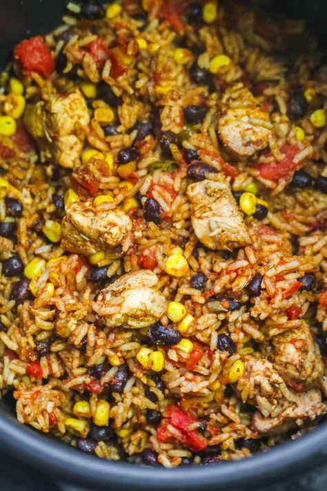 Instant Pot Burrito Bowl Instant Pot Burrito Bowl, Instant Pot Chicken Burrito Bowl, Instant Pot Burrito, Chicken And Black Beans, Cowboy Soup, Chicken Burrito Bowls, Little Sunny Kitchen, Homemade Fajita Seasoning, Sunny Kitchen