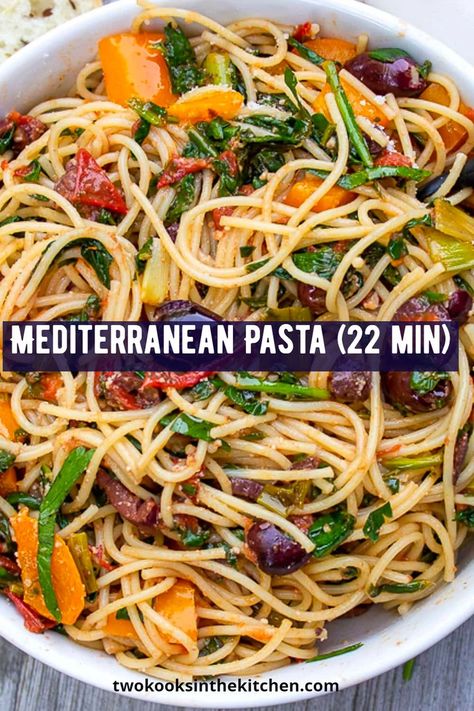 This light Mediterranean Pasta is inspired by Mediterranean flavors of garlic, olives, lemon, basil and tomatoes. It's a great weeknight vegetarian meal in under 30 minutes. #mediterraneanpasta #easypastameals #easyweeknightmeals Mediterranean Spaghetti Salad, Mediterranean Recipes Crockpot, Mediterranean Pasta Dishes, Mediterranean Pasta Recipes, Csiro Recipes, Mediterranean Spaghetti, Garlic Olives, Mediterranean Diet Recipes Breakfast, Mediterranean Diet Snacks