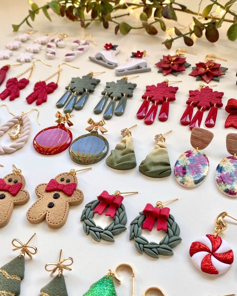 I can hardly believe the number of festive designs I’ve already done by the start of October 😅 These will all in tomorrow’s festive earring drop + bezel and cookie pairs, 5 Oct, 7AM PST! The quantities will be limited to all that’s already made 💓 Earring Art, Cookie Earrings, Clay Pendants, 3d Jewelry, Clay Christmas, Winter Earrings, Polymer Clay Christmas, Resin Jewellery, Earring Making