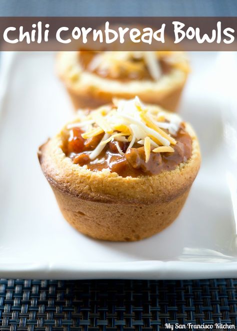 Mini Cornbread Chili Cups, Chili Cornbread Bowl, Cornbread Bowl, Soul Bowl, Cinnamon Roll Pound Cake, Recipe For Chili, Muffin Cups Recipes, Chili Cornbread, Meaty Meals