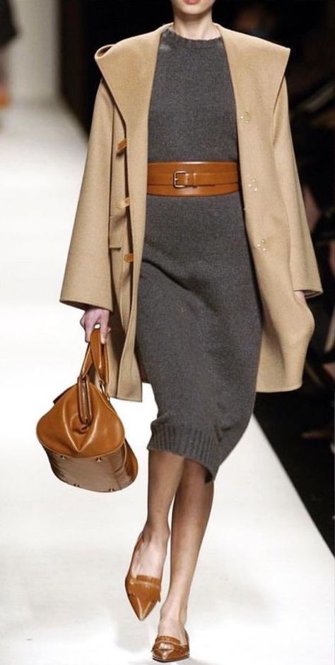 Mode Over 50, Dress Styling, Elegante Y Chic, Statement Belt, Mode Casual, Styling Accessories, Winter Mode, Looks Chic, 가을 패션