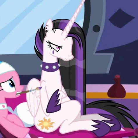 Princess Cadence, Emo Princess, Childhood Characters, Celestia And Luna, My Little Pony Princess, Mlp Comics, Mlp Characters, My Lil Pony, Princess Celestia