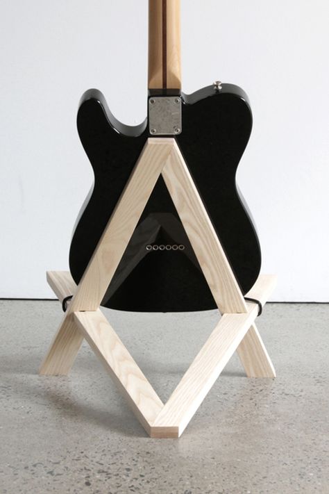 Stol Guitar Stand-2-Design Crush Diy Guitar Stand, Electric Guitar Stand, Wood Guitar Stand, Wooden Guitar Stand, Guitar Storage, Guitar Rack, Guitar Stands, Guitar Stand, Learn Woodworking