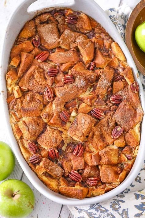 This old-fashioned Easy Apple Bread Pudding recipe is a simple dessert, made with everyday ingredients! Made with brioche or challah bread, this bread pudding is soaked in a creamy vanilla custard packed with apples, cinnamon, pecans, whole milk, eggs and sugar, just like grandma would make it! Apple Pudding Cake, Apple Bread Pudding Recipe, Apple Bread Pudding, Apple Pudding, Easy Delicious Cakes, Best Apples For Baking, Flourless Chocolate Cake Recipe, Bread Pudding With Apples, Apples Cinnamon