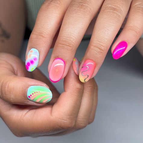 A little bit of everything for the perfect summer vacay nails 🏝️ Inspo taken from @boldandbrushednails 😍 #nailart #naturalnails #gelnails #bayareanails #groovynails #nailinspo #fyp #cateyenails #almondnails #trendynails #nailtrends #chromenails #nailtutorial #nailvideo #nailtutorials #swatches POV you nail art natural nails natural long nails gel nails Bay Area nails groovy nails nail inspo chrome nails matte nails tutorial grwm watch me Chrome Nails Matte, Summer Vacay Nails, Nail Art Natural Nails, Nail Inspo Chrome, Nail Art Natural, Rad Nails, Groovy Nails, Vacay Nails, Mail Inspo