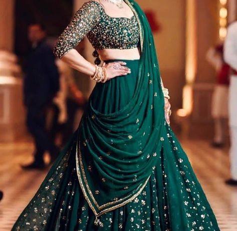 Lehenga Dark Green, Lehanga Designs Latest Party Wear, Lehanga Designs Latest For Wedding, Party Wear Lehenga Designs, Indian Bridesmaids Outfits, Buy Lehenga Online, Bridesmaids Outfits, Stylish Lehenga, Choli Design