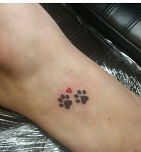 Kurt Tattoo, Cat Paw Print Tattoo, Small Dog Tattoos, Dog Memorial Tattoos, Pawprint Tattoo, Dog Paw Tattoo, Petit Tattoo, Paw Tattoo, Memorial Tattoos