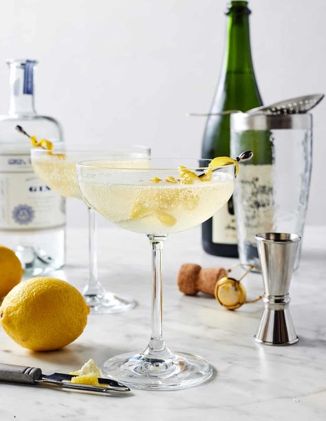 French 75 Recipe, French 75 Cocktail Recipes, Cocktails Made With Gin, Champagne Cheers, French 75 Cocktail, Spring Drink, Best Summer Cocktails, Cheers To The New Year, Easy Summer Cocktails