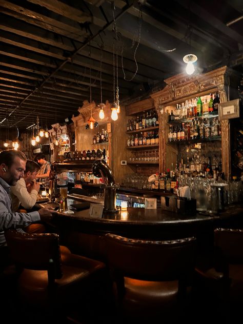 #nyc #newyork #pub #bar #aesthetic #fall Pub Owner Aesthetic, Cosy Pub Aesthetic, Scotland Pub Aesthetic, Cozy Pub Aesthetic, Dark Pub Aesthetic, Classy Bar Aesthetic, Small Bar Aesthetic, Nyc Bar Aesthetic, New York Bar Aesthetic