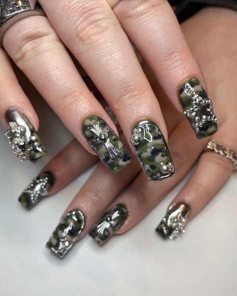 Dreeeam Y2K camo nails 🧷🐆 A little throwback to my Welly clients cos I miss y’all so much 🥲 Mcbling Nails, Grad Nails, Camo Nails, Y2k Camo, Y2k Mcbling, Pretty Nails, Nail Inspo, Nail Colors, Acrylic Nails