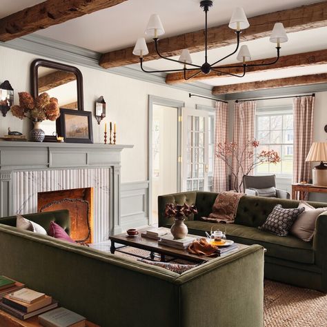 Explore This 100-Year-Old Home Designed With a New England Feel—And a Lot of Heart New England Interior Design, English Cottage Living Room, English Interior Design, New England Interior, New England House, Magnolia Journal, Cottage Interior, Cottage Living Rooms, New England Homes