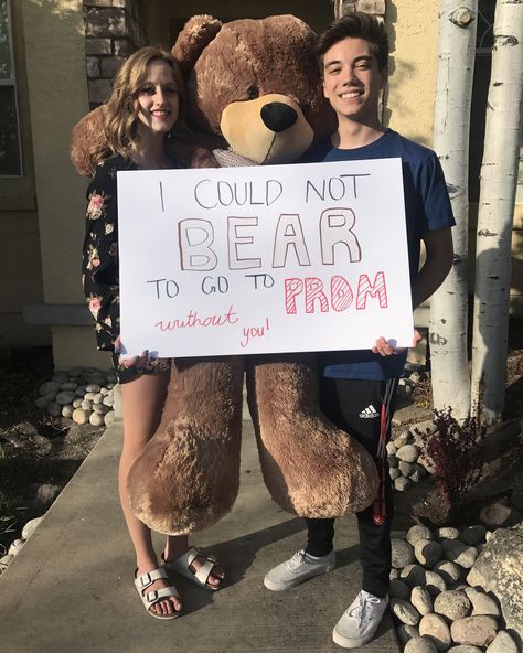 cute promposal idea Unique Promposal Ideas Prom Proposal Creative, Book Themed Promposal, Cute Prom Posals, Prom Proposal Ideas For Girlfriend, Promposal Ideas For Girlfriend So Cute, Promposal Ideas For Girlfriend Creative, Music Promposal, Unique Promposal Ideas, Promposal Ideas For Her