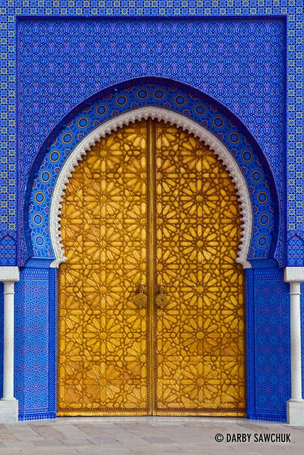 Moroccan Doors, Mekka Islam, Yellow Door, When One Door Closes, Gorgeous Doors, Cool Doors, Cultural Architecture, Old Doors, Madurai