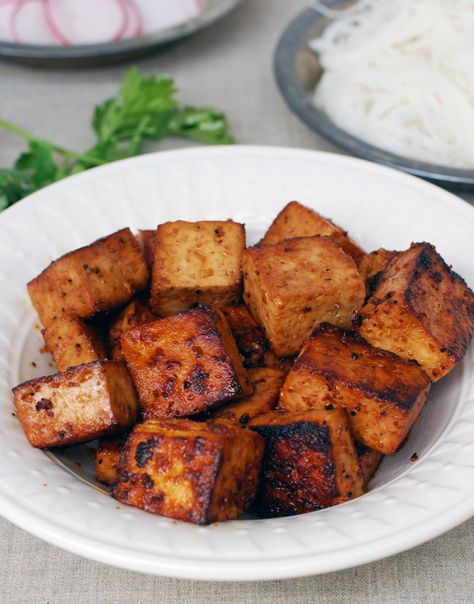 The BEST Tofu Recipe - Simple ingredients, simple techniques, you can do this! Full recipe at theliveinkitchen.com Recipes Low Sodium, Best Tofu Recipes, Tofu Seasoning, Best Tofu, Tofu Recipe, Tofu Dishes, Baked Tofu, Tofu Recipes, Tempeh