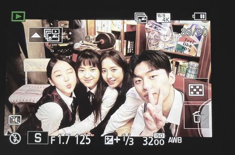 Choi Hyun Wook, Kim Tae Ri, 사진 촬영 포즈, Hidden Love, Aesthetic Japan, Film Serie, Slice Of Life, Film Aesthetic, Twenty One