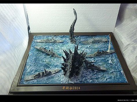 Godzilla Diorama Godzilla Diorama, Red Hood Comic, Godzilla 2014, Movie Nerd, All Godzilla Monsters, Kaiju Art, Famous Monsters, Cool Monsters, Giant Monsters