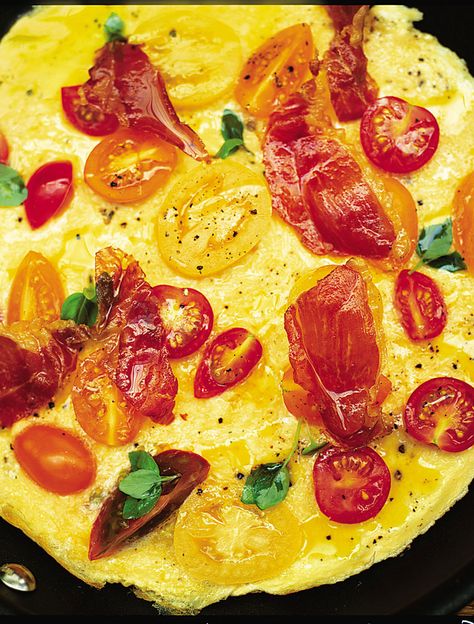 tomato, basil & prosciutto omeletteJamie Oliver (UK) Prosciutto Omelette, Tomato Basil Chicken, Egg Nutrition, Tomatoes Recipes, Eggs Recipes, Omelette Recipe, Tomato Pie, Jamie Oliver Recipes, Egg Dishes