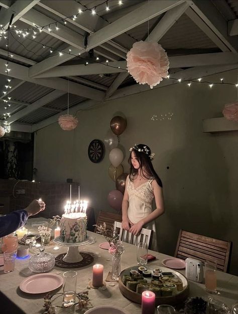 Birthday In The City, Sweet 16 Party Aesthetic, Small Sweet 16, Sweet 16 Inspo Party, Sweet 16 Simple, Sweet 17 Birthday Ideas, Sweet 16 Aesthetic, Sweet Sixteen Party Ideas, Sweet Sixteen Ideas