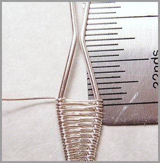 Wire Weaving Techniques, Jewelry Tutorials Free, Wire Weaving Tutorial, Wire Wrapped Stone Jewelry, Wire Wrap Jewelry Designs, Wire Wrapped Jewelry Diy, Weaving Tutorial, Wire Wrapped Jewelry Tutorials, Pendant Tutorial