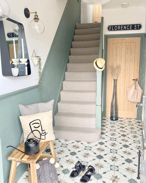 Entrance Hall Tiles, Hallway Wall Colors, Hallway Colour Schemes, Stairs And Hallway Ideas, Landing Decor, Landing Ideas, Hallway Colours, Tiled Hallway, Holiday Monday