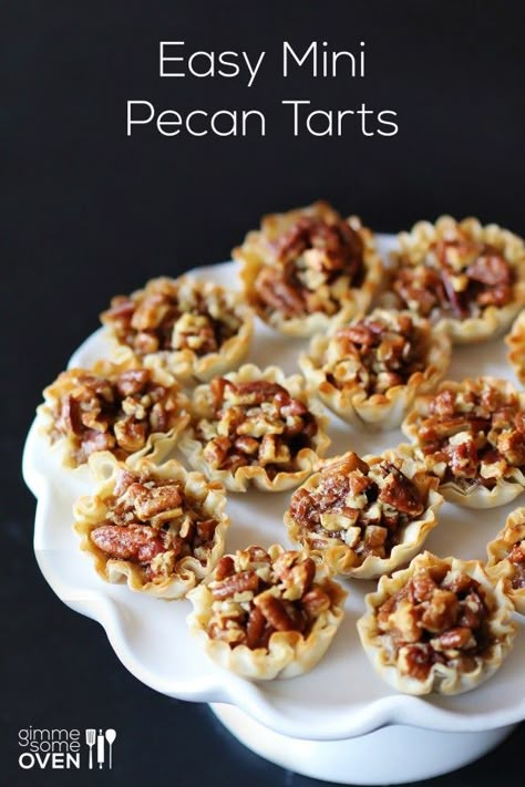 Easy Mini Pecan Tarts | Christmas dessert ideas Pecan Tarts Mini, Pecan Tarts Recipe, Pecan Pie Bites, Sweet Potato Pecan, Thanksgiving Desserts Table, Mini Pecan Pies, Pecan Tarts, Pecan Pies, Pie Bites