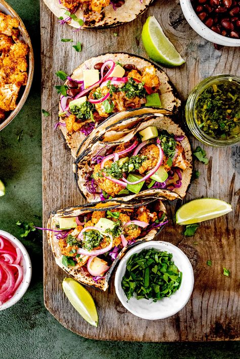 Chimichurri Cauliflower Tacos Chimichurri Cauliflower, Healthy Meals Meal Prep, Meatless Meals Healthy, Veggie Enchiladas, Vegetarian Recipes Dinner Healthy, Veggie Tacos, Cauliflower Tacos, Vegetarian Tacos, Meatless Recipes