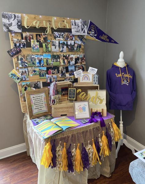 College Fair Table Display, Senior Recognition Table Ideas, Senior Grad Table Display, Senior Display Table Ideas Simple, Senior Table Ideas Graduation Girl, Grad Table Ideas, Ffa Senior Table Ideas, Senior Brag Table Ideas, Ffa Graduation Party Ideas