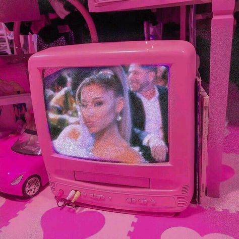 2000s Pink Aesthetic, Princess Tv, Room Y2k, Aesthetic Cybercore, Kitty Room, Y2k Room, Pink Music, Aesthetic 2000s, 2000s Pink