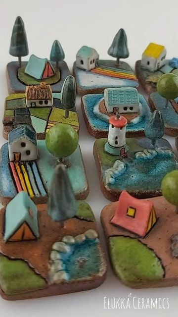 Ceramics For Kids, Kids Ceramics Projects, Clay Buildings, Coil Pottery, Kids Clay, Pottery Videos, Ceramic Inspiration, Clay Houses, Pottery Classes