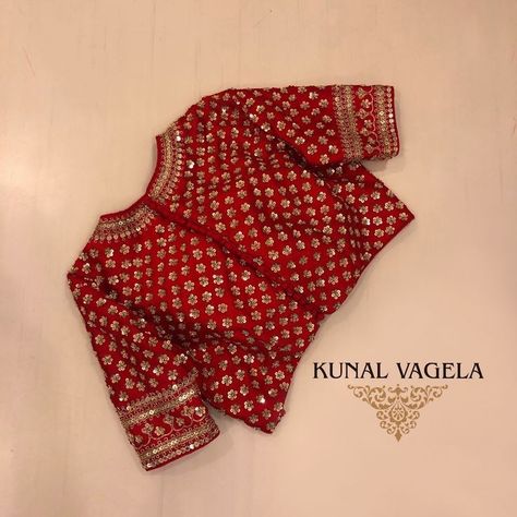 Saree With Dupatta, Work Blouse Designs, Maggam Work Blouse, Blouse Designs Catalogue, Cutwork Blouse Designs, Sari Blouse Designs, Silk Saree Blouse Designs, Blouse Designs Indian, Maggam Work Blouse Designs