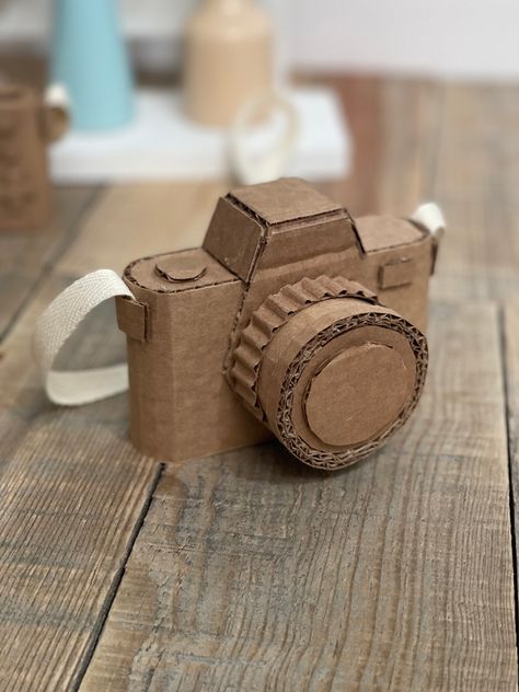 Quality Time With Kids, Cardboard Art Projects, Cardboard Camera, Paper Camera, Camera Crafts, Cardboard Play, How To Make Camera, خريطة ذهنية, Cardboard Crafts Diy