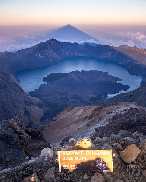 Rinjani Mountain Wallpaper, Indonesia Volcano, Rinjani Mountain, Mount Rinjani, Malaysia Resorts, Korea Quotes, Bali Trip, Bali Lombok, Mountain Wallpaper