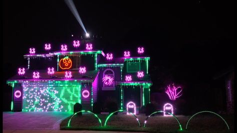 Enter Sandman Metallica, Halloween Light Show, Metallica Song, Metallica Concert, Halloween Lighting Outdoor, Enter Sandman, House Lights, Christmas Light Show, Music Christmas