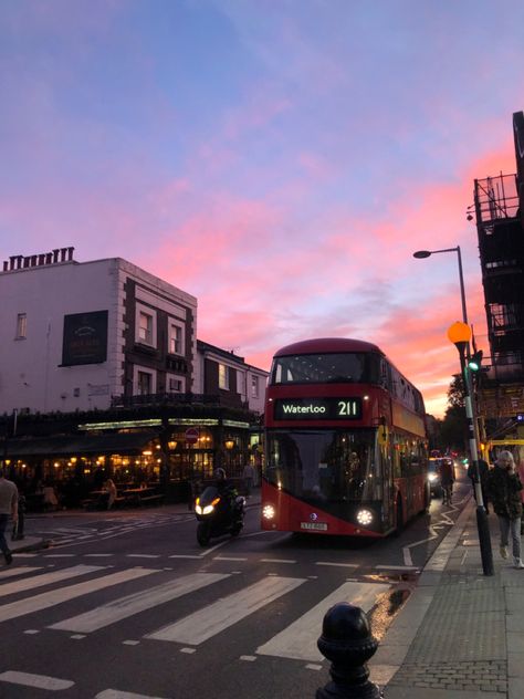 London Bus Aesthetic, Bus Aesthetic, Aesthetic Evening, Sloane Square, Decker Bus, Double Decker Bus, Sunset Aesthetic, London Bus, Mobile Shop