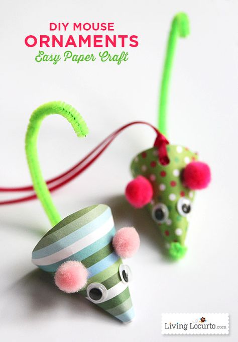 Cute DIY Mouse Ornaments. A fun DIY Christmas Paper Craft. LivingLocurto.com Paper Mouse, Diy Mouse, Mouse Ornaments, Diy Christmas Paper, Christmas Paper Craft, Easy Holidays Crafts, Mouse Crafts, Craft Kids, Homemade Ornaments