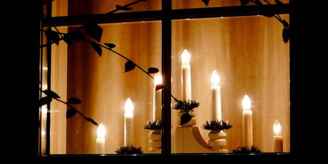 Why do people place candles in their windows at Christmastime? Candles And Wreaths In Windows, Candles In Windows Christmas, Candles In Windows, Christmas Exterior, Christmas Window Candles, Windows Christmas, Traditional Christmas Desserts, Window Place, Battery Powered Candles