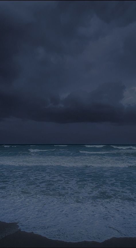 Ocean While Raining, Dark Blue Home Screen Wallpaper, Home Screen Blue Wallpaper, Iphone Wallpaper Aesthetic Home Screen, Dark Blue Sea Wallpaper, Acid Design Aesthetic, Wallpaper Backgrounds Sea, Sea Background For Editing, Sea Homescreen