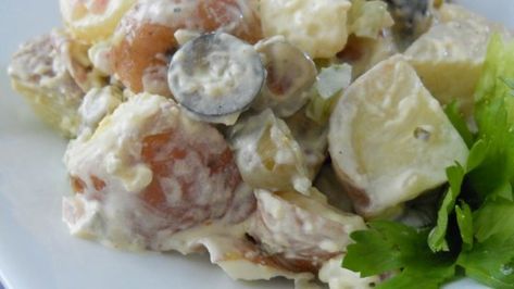 This potato salad is packed with green and black olives, sweet and dill pickle relish, and a hearty portion of hard-boiled eggs all stirred together with mayonnaise-coated red potatoes. Irish Potato Salad, Traditional Potato Salad Recipe, Red Potato Salad Recipe, The Best Potato Salad, Best Potato Salad, Salad Potato, Warm Potato Salads, Red Potato Salad, Irish Potato