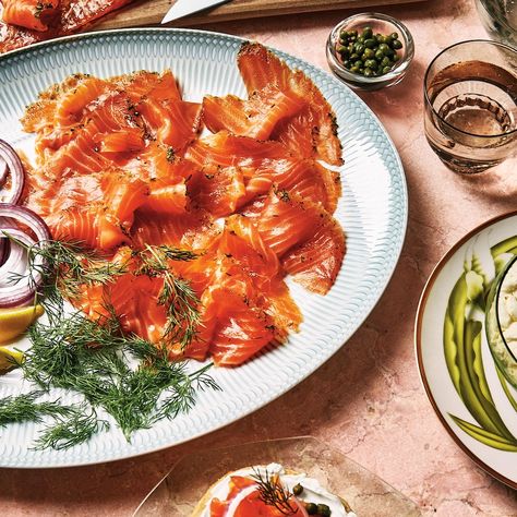 10 Homemade Gravlax Recipes | JewishBoston Smokehouse Ideas, Gravlax Recipe, Gluten Free Party Food, Gluten Free Party, Salmon Bagel, Leftover Salmon, Entertaining Recipes, Party Recipes, Winter Recipes