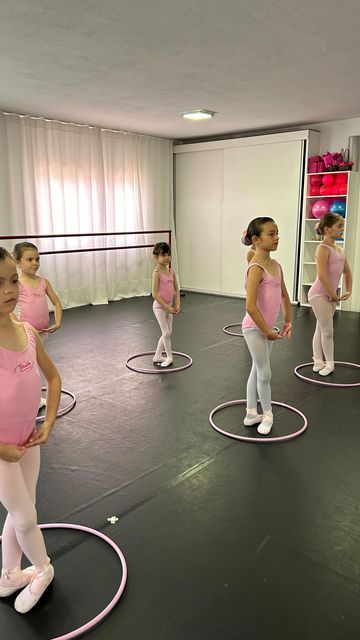 Ballet For Kids, Ballet Arms, Childrens Ballet, Ballet Lessons, Baby Ballet, Ballet Kids, Ballet Clothes, Dance School, Dance Teacher