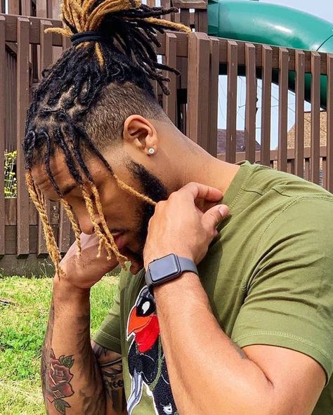 Loc Ponytail Styles Men, Dreads For Men, Mohawk Locs, Dreads Styles Black, Loc Hairstyles For Men, Men Dread Styles, High Top Dreads, Dreads Short Hair, Hairstyles For Black Men