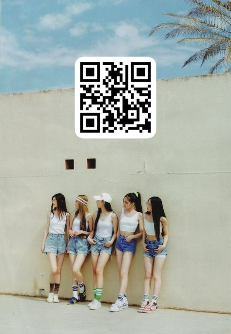 Newjeans Scan, Newjeans Albums, Polaroid Frame, Get Up, Qr Code, Photo Cards, Mini Albums, Coding, Frame