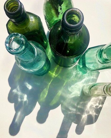 Light And Shadow Photography, Still Life Pictures, Life Drawing Reference, Glass Photography, Object Photography, Shadow Photography, Still Life Photos, Still Photography, Still Life Drawing