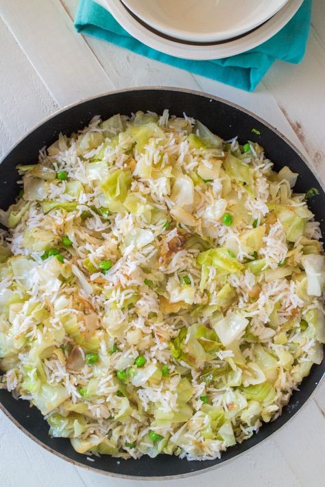 Rice And Cabbage, Buttered Rice, Cabbage And Rice, Vegetarian Rice, Cabbage Recipes Healthy, Buttered Cabbage, Cabbage Casserole Recipes, School Dinner, Cabbage Rice