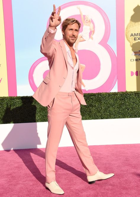 Pink Suit Men, Ken Barbie, Gucci Suit, Party Outfit Men, Райан Гослинг, Christmas Wear, Jon Bernthal, Pink Suit, Ryan Reynolds