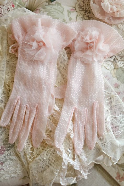 A Little Romance | ZsaZsa Bellagio - Like No Other Elegant Gloves, Pink Gloves, Gloves Fashion, Vintage Gloves, Princess Aesthetic, Everything Pink, Womens Gloves, Lolita Fashion, Girly Girl